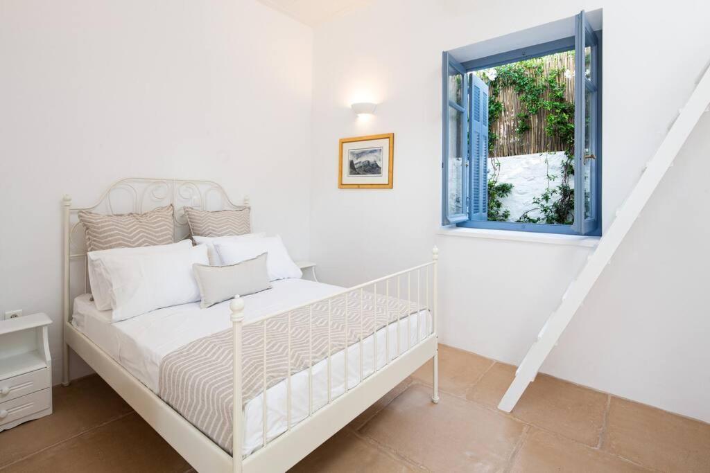 Nefeli Villa Хидра Екстериор снимка